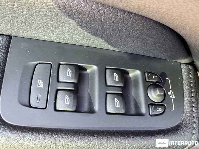 Volvo XC 60 56 interauto-car