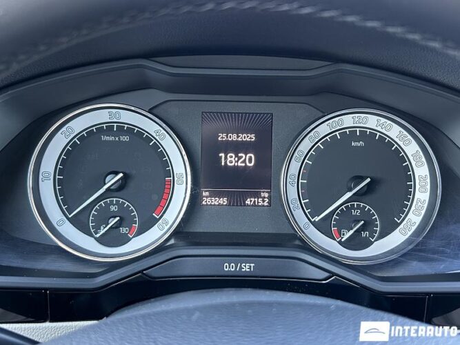 Skoda Superb 46 interauto-car