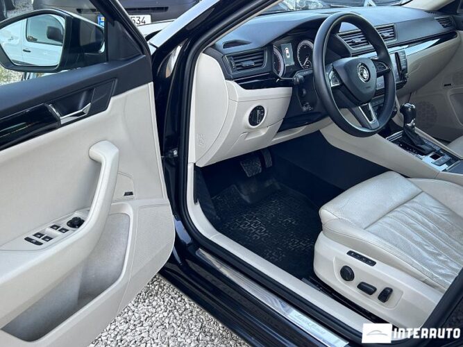 Skoda Superb 39 interauto-car