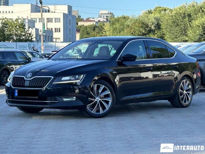 Skoda Superb 33 interauto-car