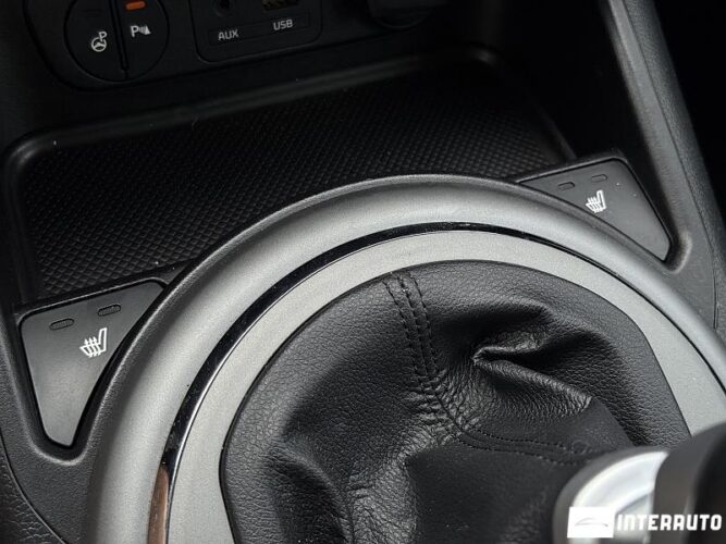 Kia Sportage 44 interauto-car