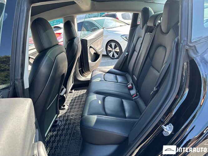 Tesla Model 3 46 interauto-car