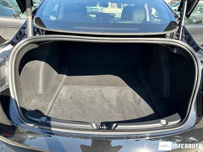 Tesla Model 3 48 interauto-car
