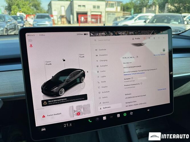 Tesla Model 3 42 interauto-car