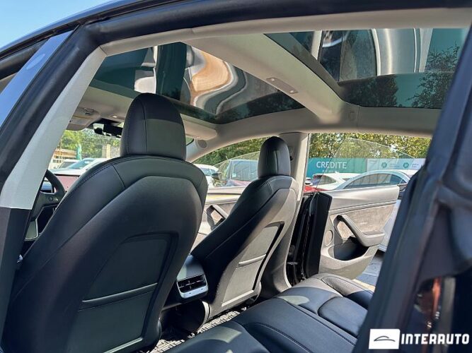 Tesla Model 3 45 interauto-car