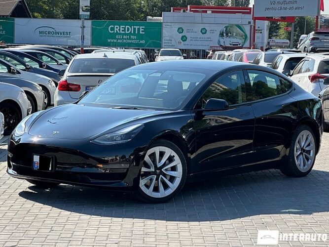 Tesla Model 3 31 interauto-car