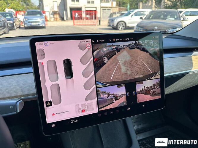 Tesla Model 3 41 interauto-car