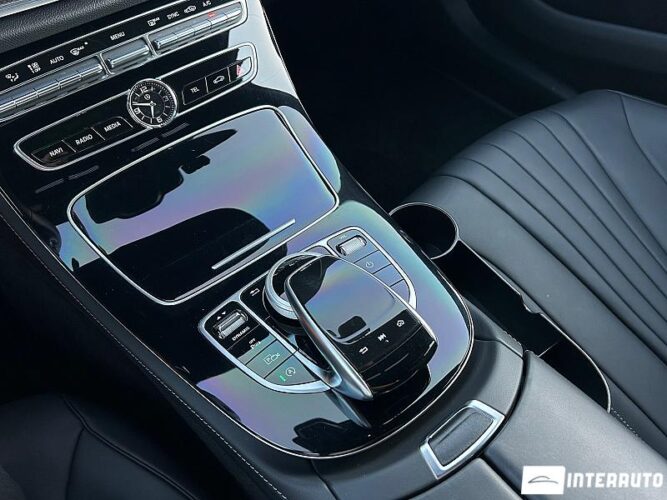 Mercedes CLS 300 48 interauto-car