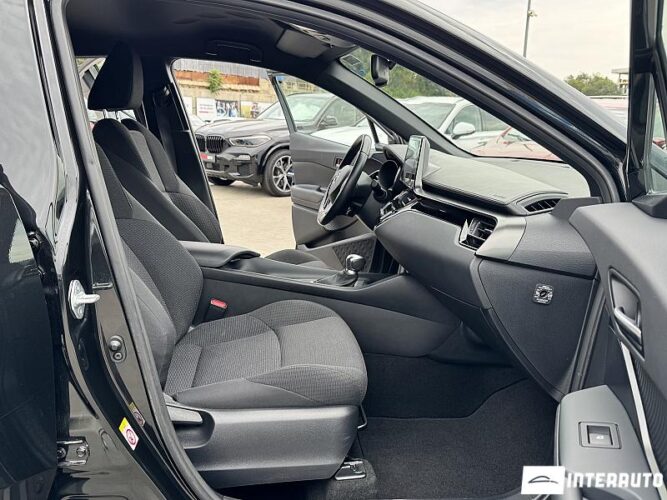 Toyota C-HR 47 interauto-car