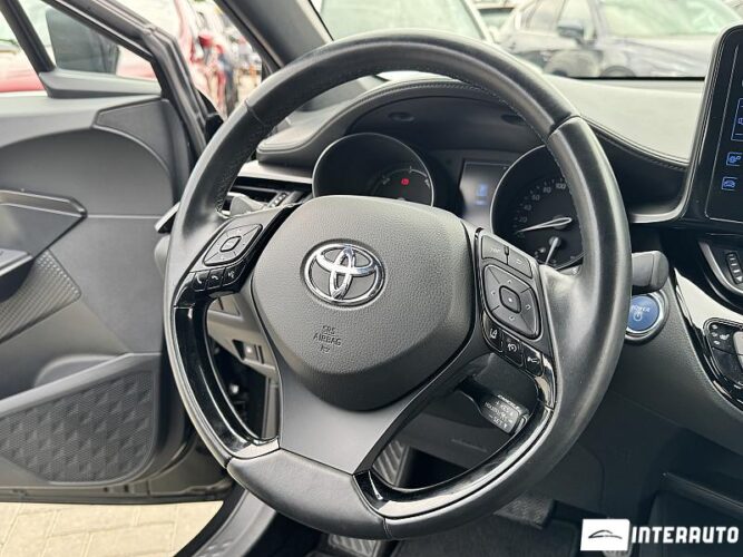 Toyota C-HR 39 interauto-car