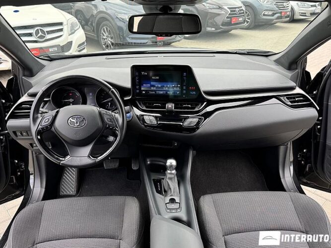 Toyota C-HR 38 interauto-car