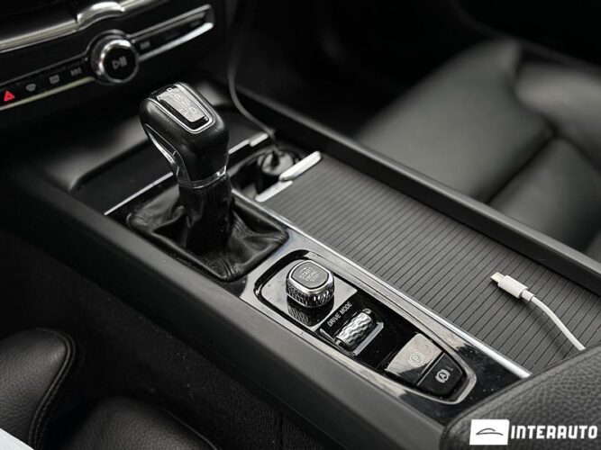 Volvo XC 60 47 interauto-car