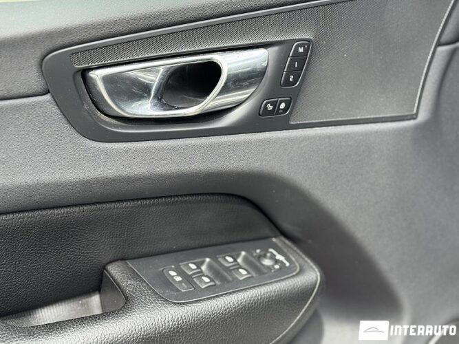 Volvo XC 60 40 interauto-car