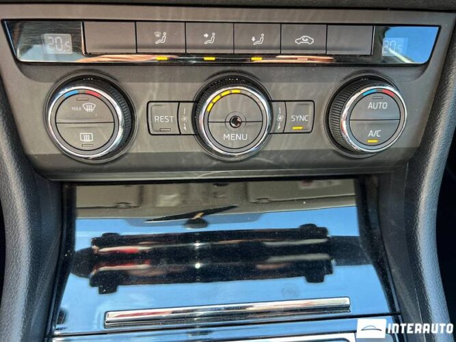 Skoda Superb 36 interauto-car