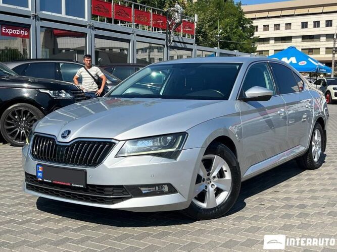 Skoda Superb 26 interauto-car