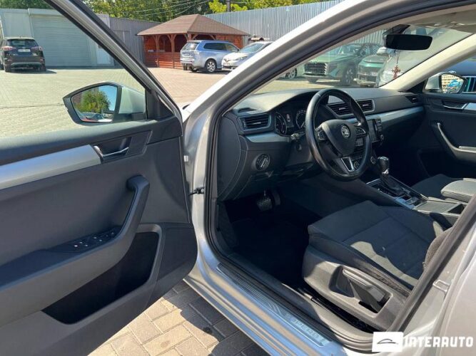 Skoda Superb 30 interauto-car