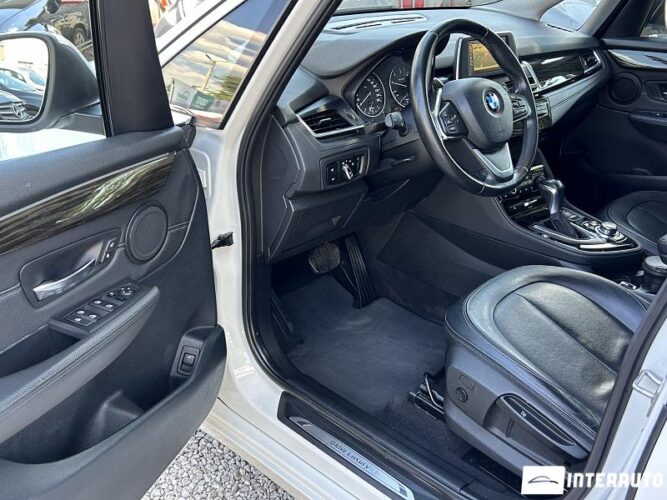 BMW 220d 36 interauto-car