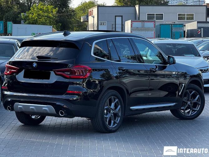 BMW X3 3.0i 32 interauto-car