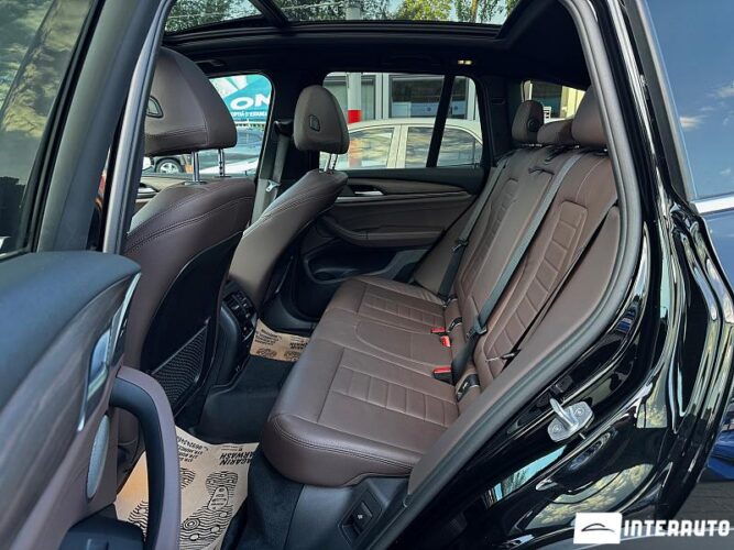 BMW X3 3.0i 37 interauto-car