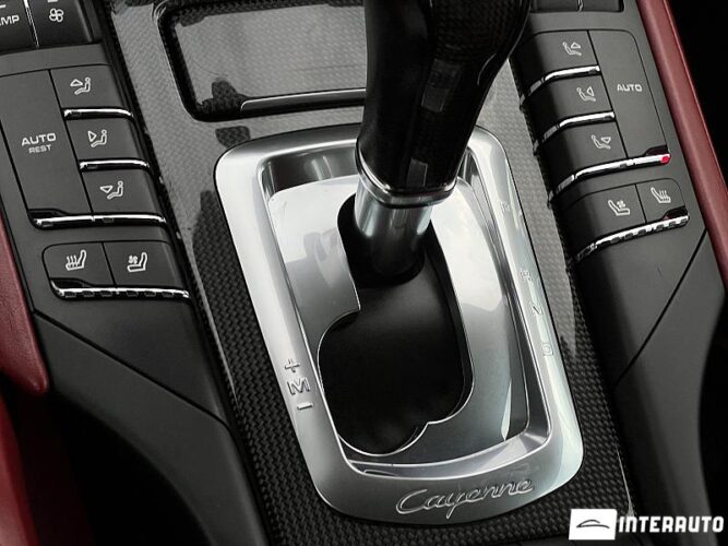 Porsche Cayenne 44 interauto-car