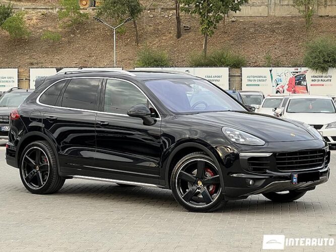 Porsche Cayenne 33 interauto-car