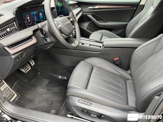 Skoda Superb 40 interauto-car