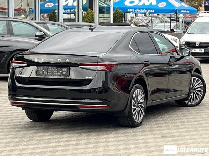 Skoda Superb 37 interauto-car