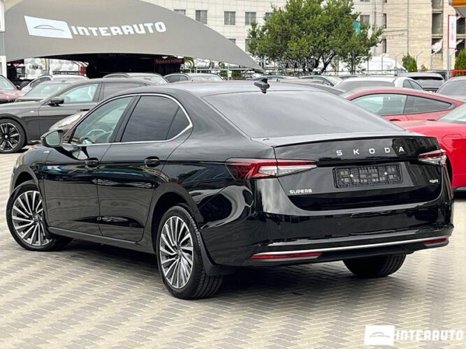 Skoda Superb 36 interauto-car