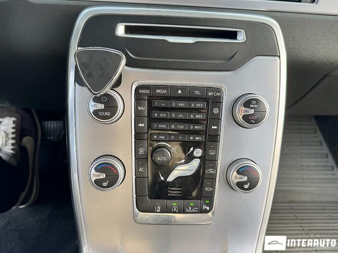 Volvo V 70 42 interauto-car