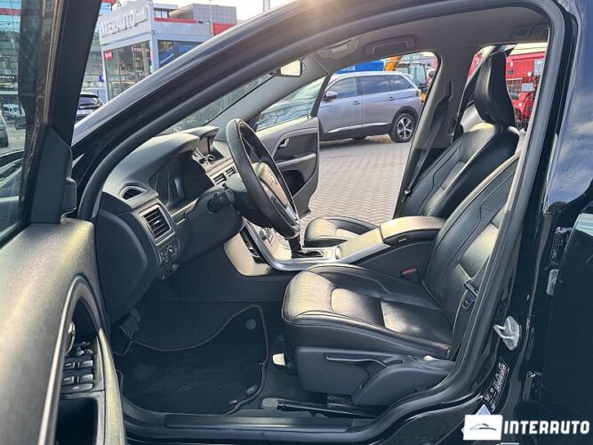 Volvo V 70 36 interauto-car