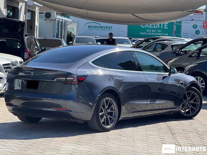 Tesla Model 3 29 interauto-car