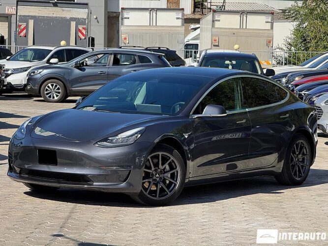 Tesla Model 3 28 interauto-car