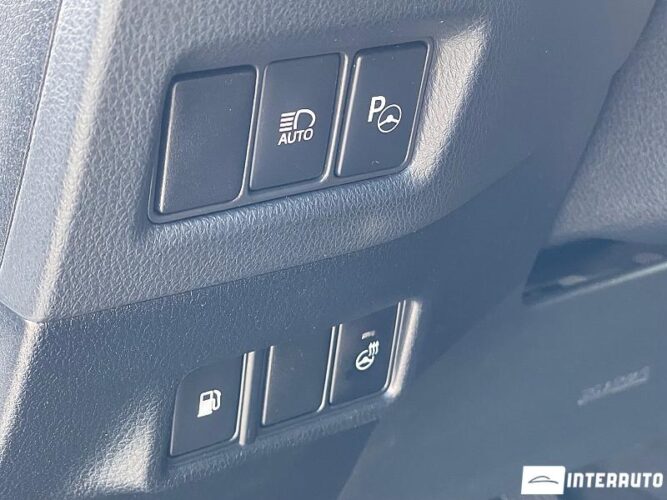 Toyota C-HR 39 interauto-car