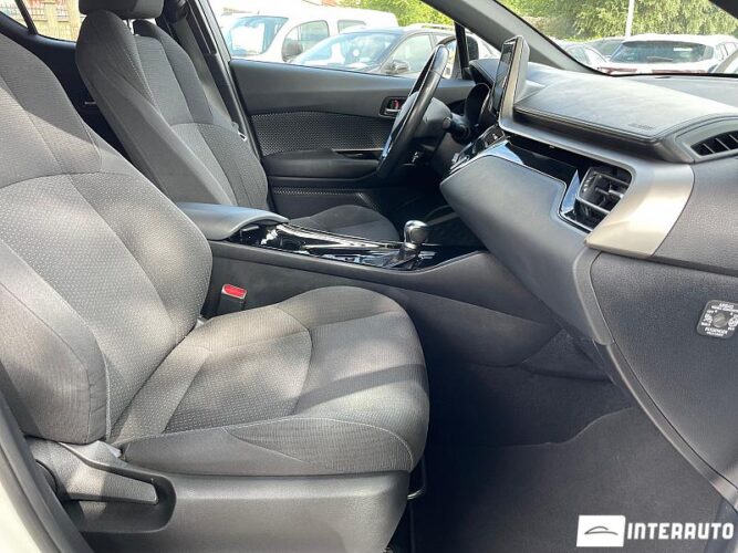 Toyota C-HR 46 interauto-car