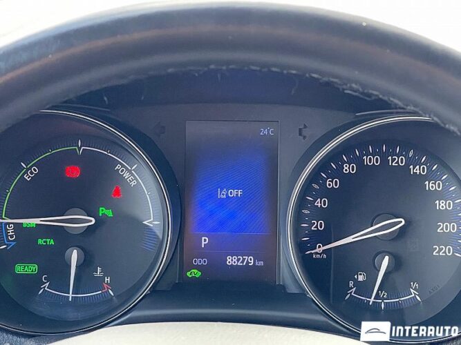 Toyota C-HR 42 interauto-car