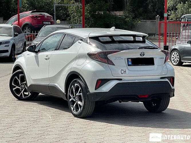 Toyota C-HR 32 interauto-car