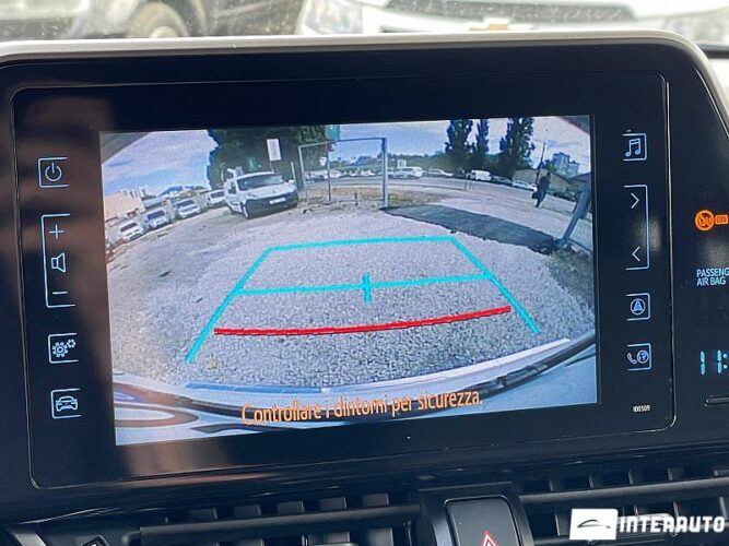 Toyota C-HR 43 interauto-car