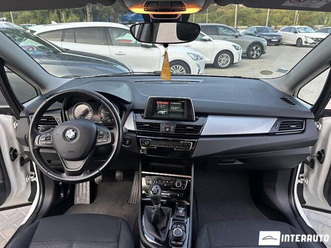 BMW 216d 34 interauto-car