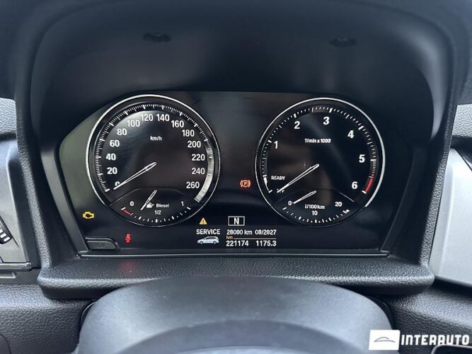 BMW 216d 36 interauto-car