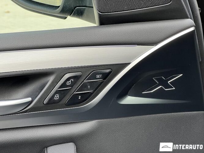 BMW X3 3.0e 58 interauto-car