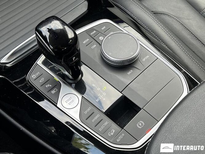 BMW X3 3.0e 48 interauto-car