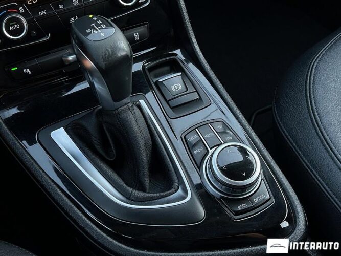 BMW 216d 43 interauto-car