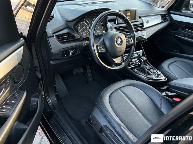 BMW 216d 34 interauto-car