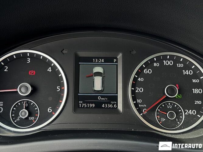 Volkswagen Tiguan 38 interauto-car