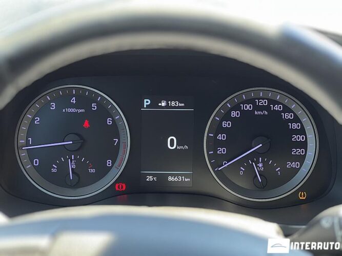 Hyundai Tucson 37 interauto-car