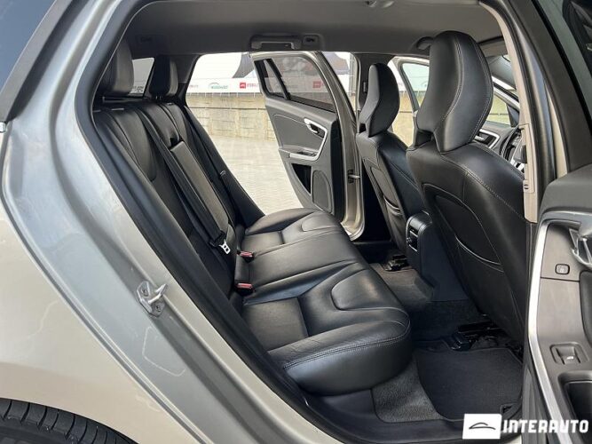 Volvo V 60 42 interauto-car