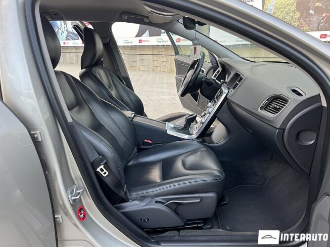 Volvo V 60 43 interauto-car