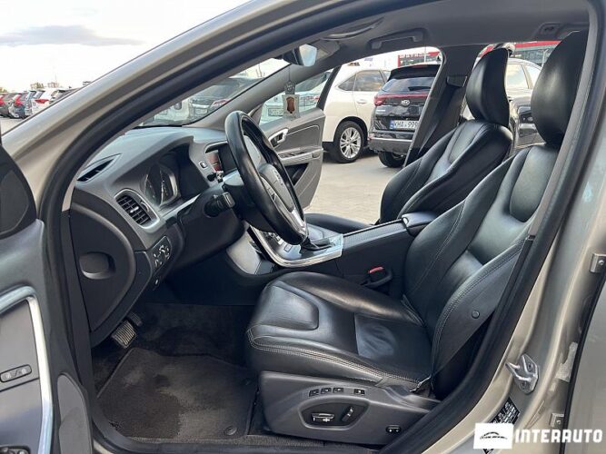 Volvo V 60 34 interauto-car