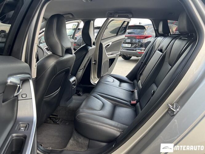 Volvo V 60 41 interauto-car