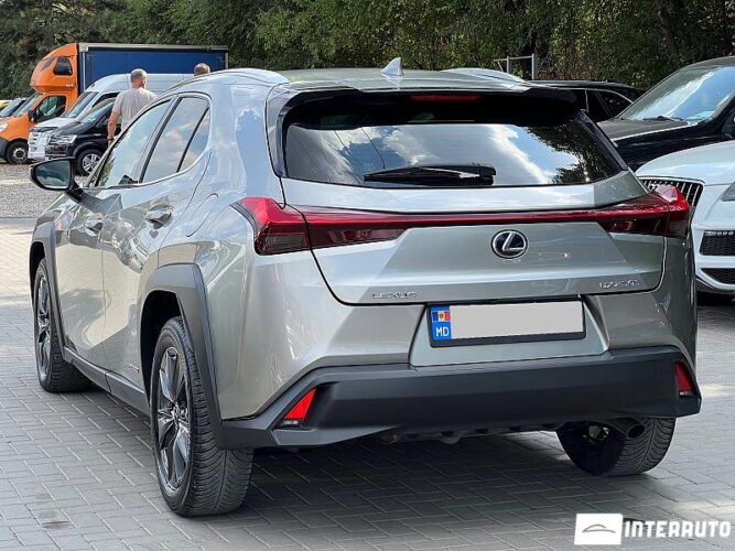 Lexus UX 250h 30 interauto-car